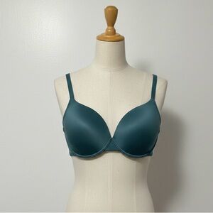 Cacique Wire free Pullover Bra Lightly Lined Lounging Bra Label: 44C Measure: 32